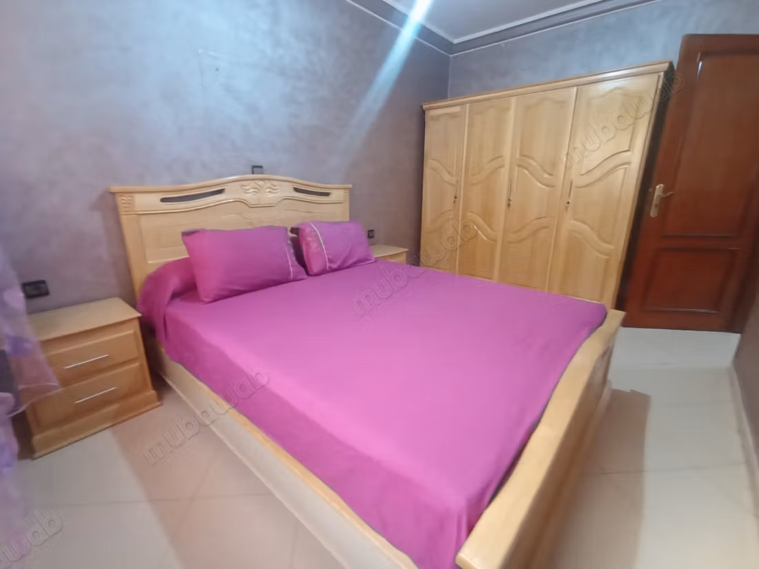 Affitto stagionale ad Al Hoceima. 2 camere confortevoli. Antenna satellitare e porta blindata