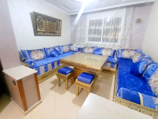 Location saisonnière à Al Hoceima. 2 chambres agréables. Antenne parabolique et Porte blindée