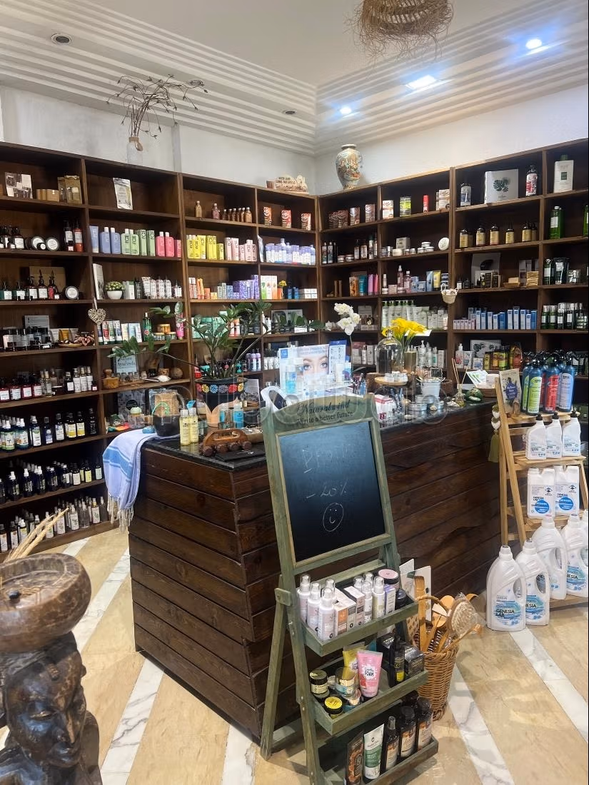 Fondo commerciale di 150 m² ad Aouina