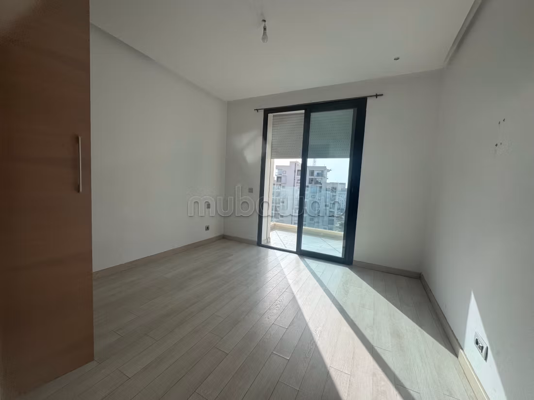 Bell'appartamento in affitto a Riad. 2 belle camere. Con ascensore e terrazza