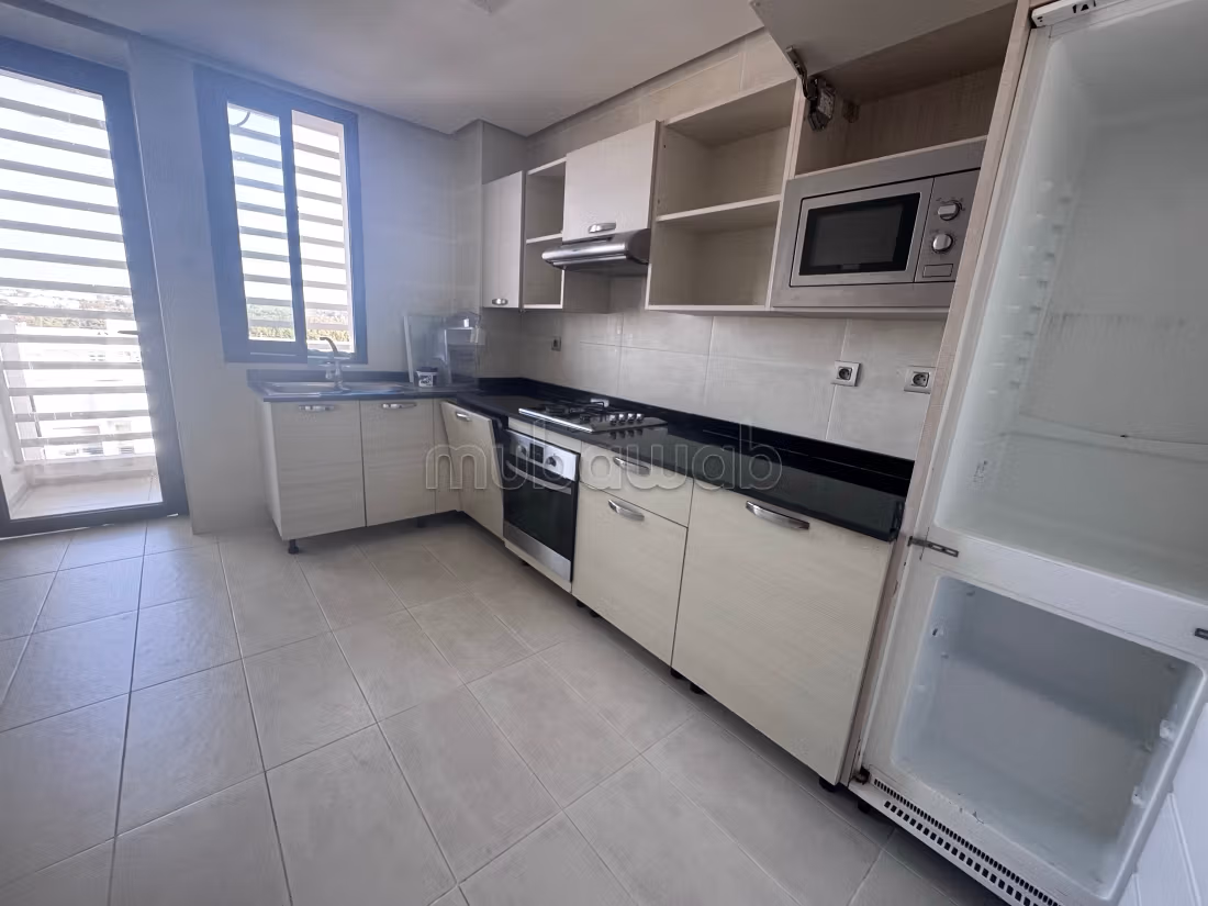 Bell'appartamento in affitto a Riad. 2 belle camere. Con ascensore e terrazza