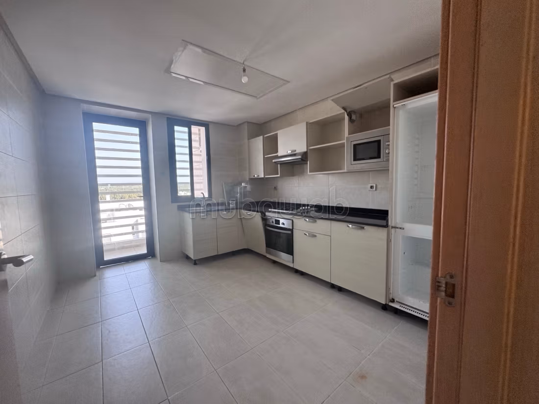 Bell'appartamento in affitto a Riad. 2 belle camere. Con ascensore e terrazza