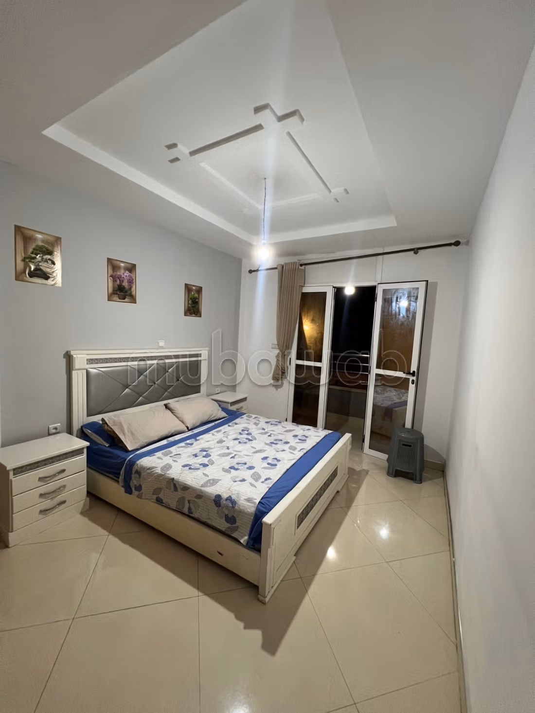 Apartments for rent in Saidia. Area 68 m². Traditional lounge and satellite dish system