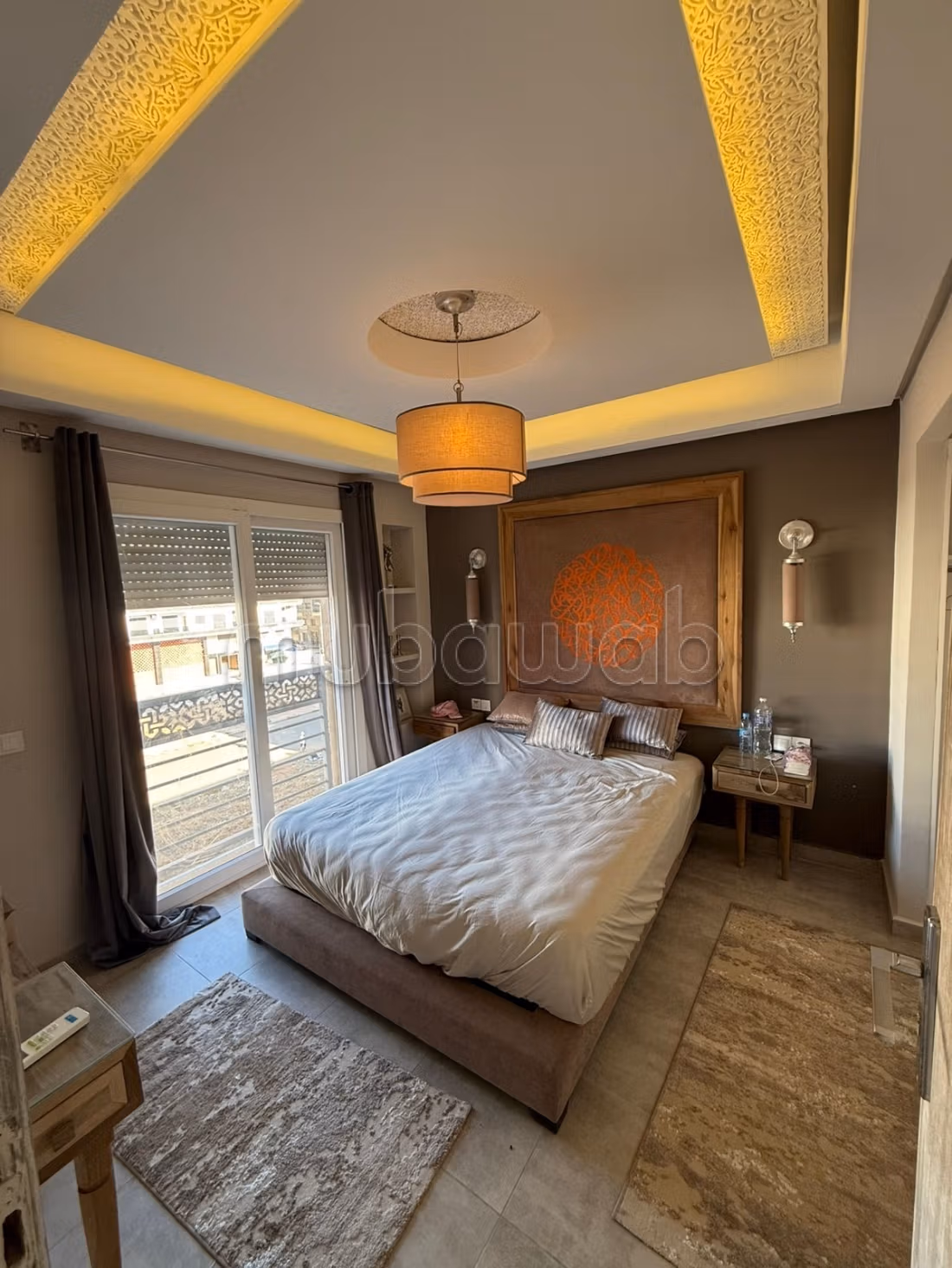 Apartments for rent in Saidia. Area 68 m². Traditional lounge and satellite dish system