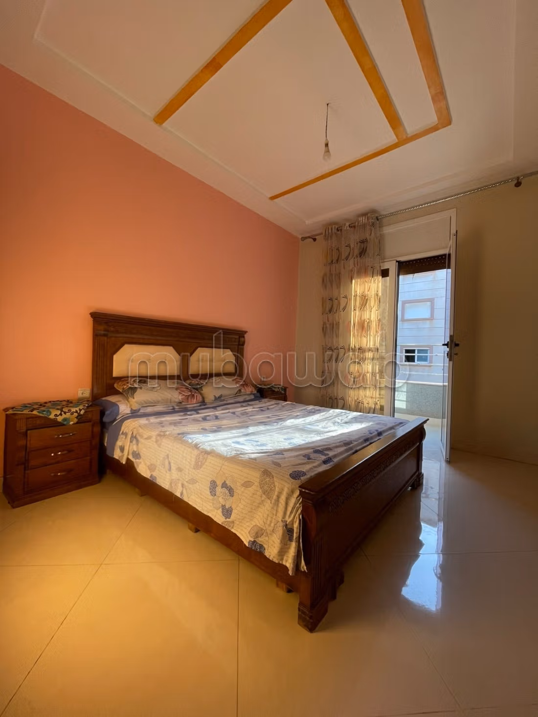 Apartments for rent in Saidia. Area 68 m². Traditional lounge and satellite dish system