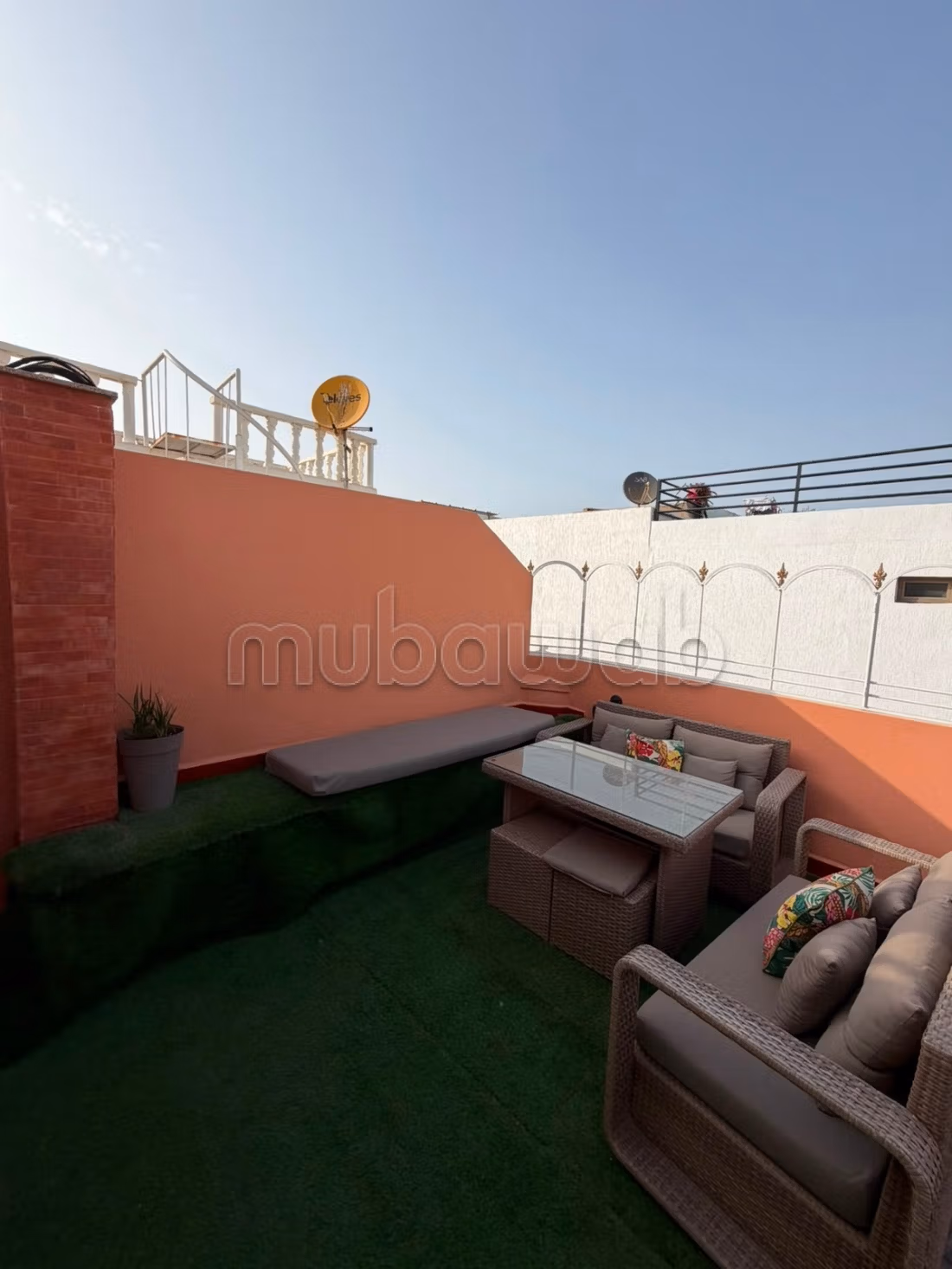 High-end villa for rent in Harhoura. 4 rooms. Air conditioning and fireplace.
