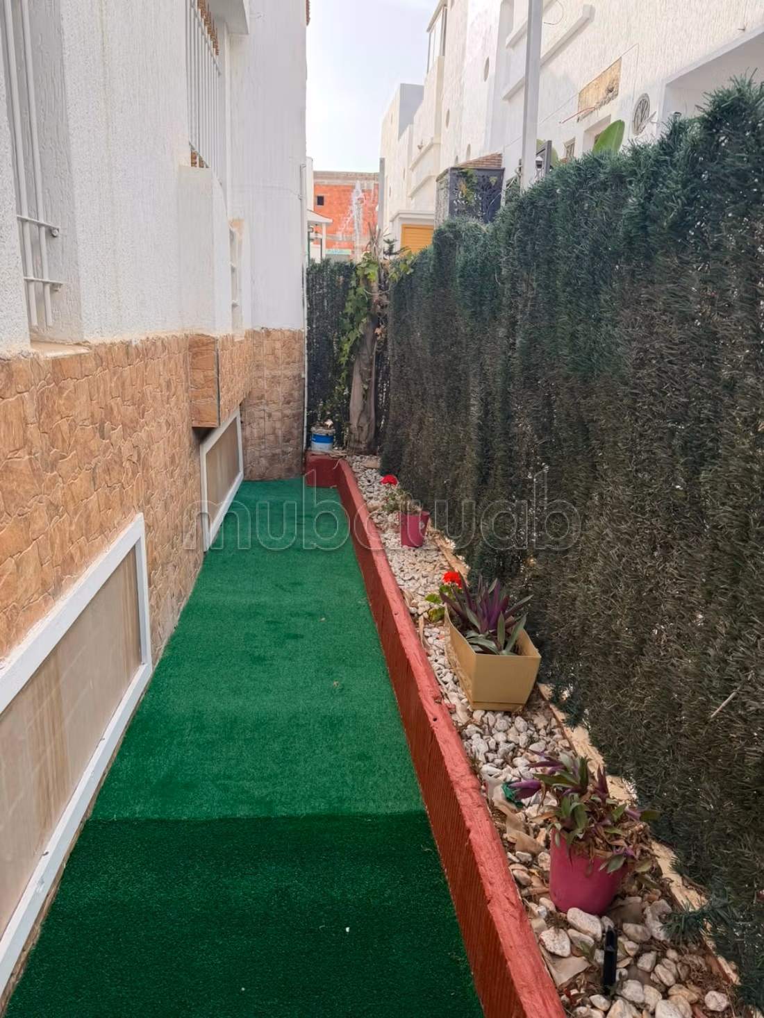 High-end villa for rent in Harhoura. 4 rooms. Air conditioning and fireplace.