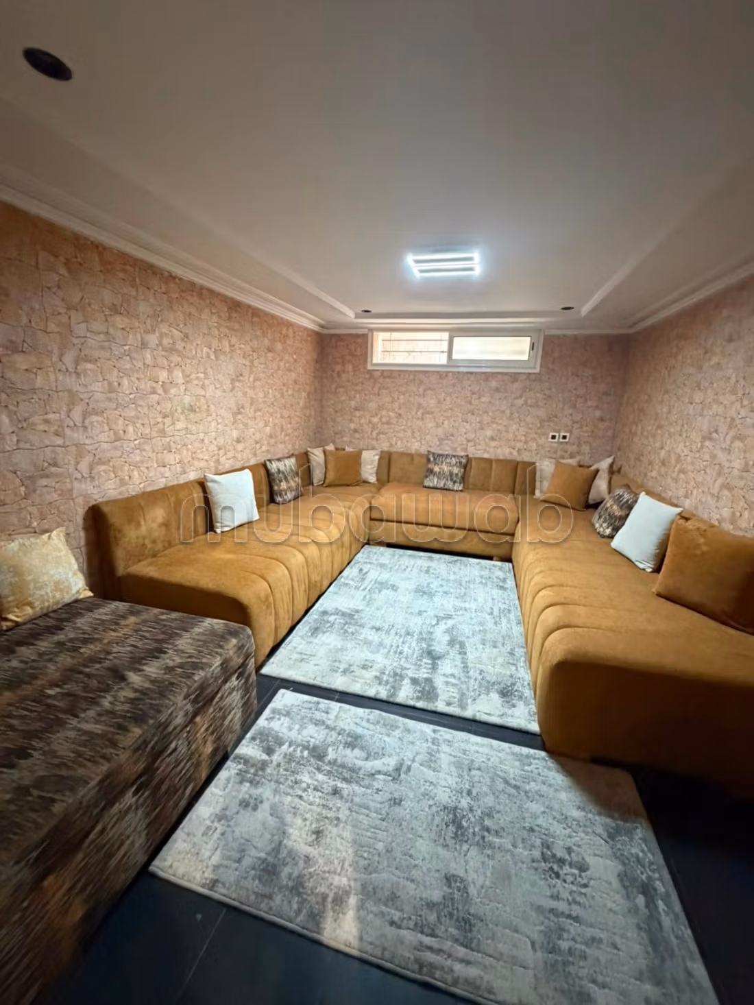 High-end villa for rent in Harhoura. 4 rooms. Air conditioning and fireplace.