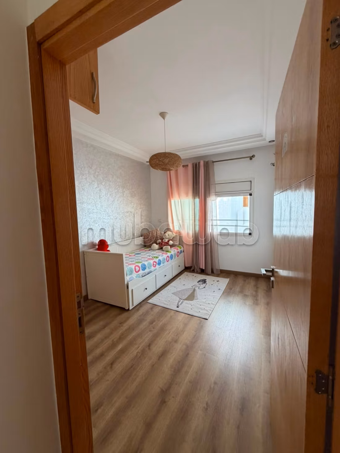 High-end villa for rent in Harhoura. 4 rooms. Air conditioning and fireplace.