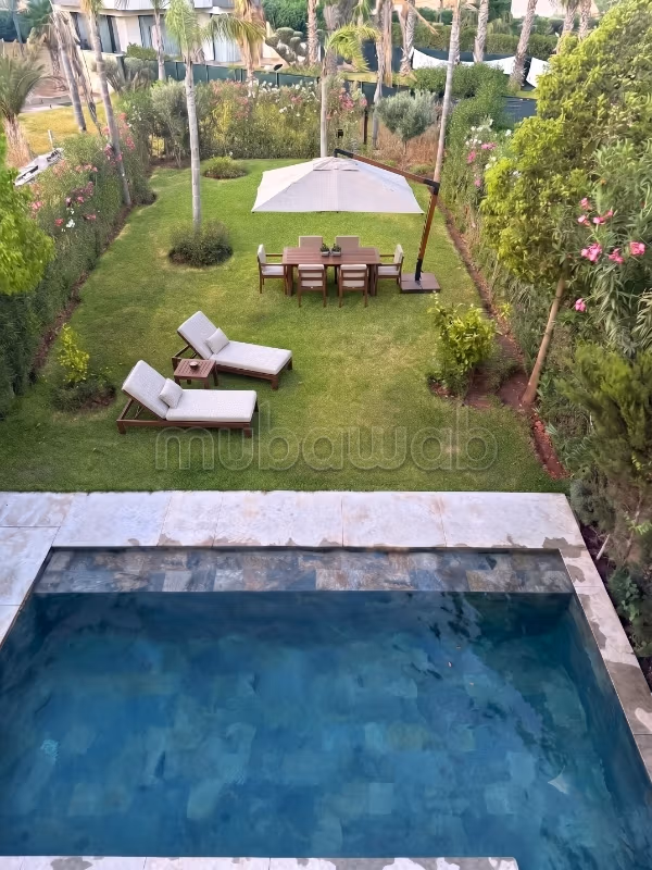 Beautiful villa with contemporary design with pool