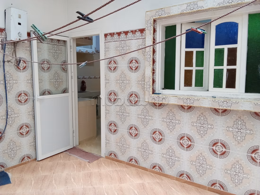 Affitto di un appartamento ad Azib Derai. 3 camere. Porta blindata e residenza sicura