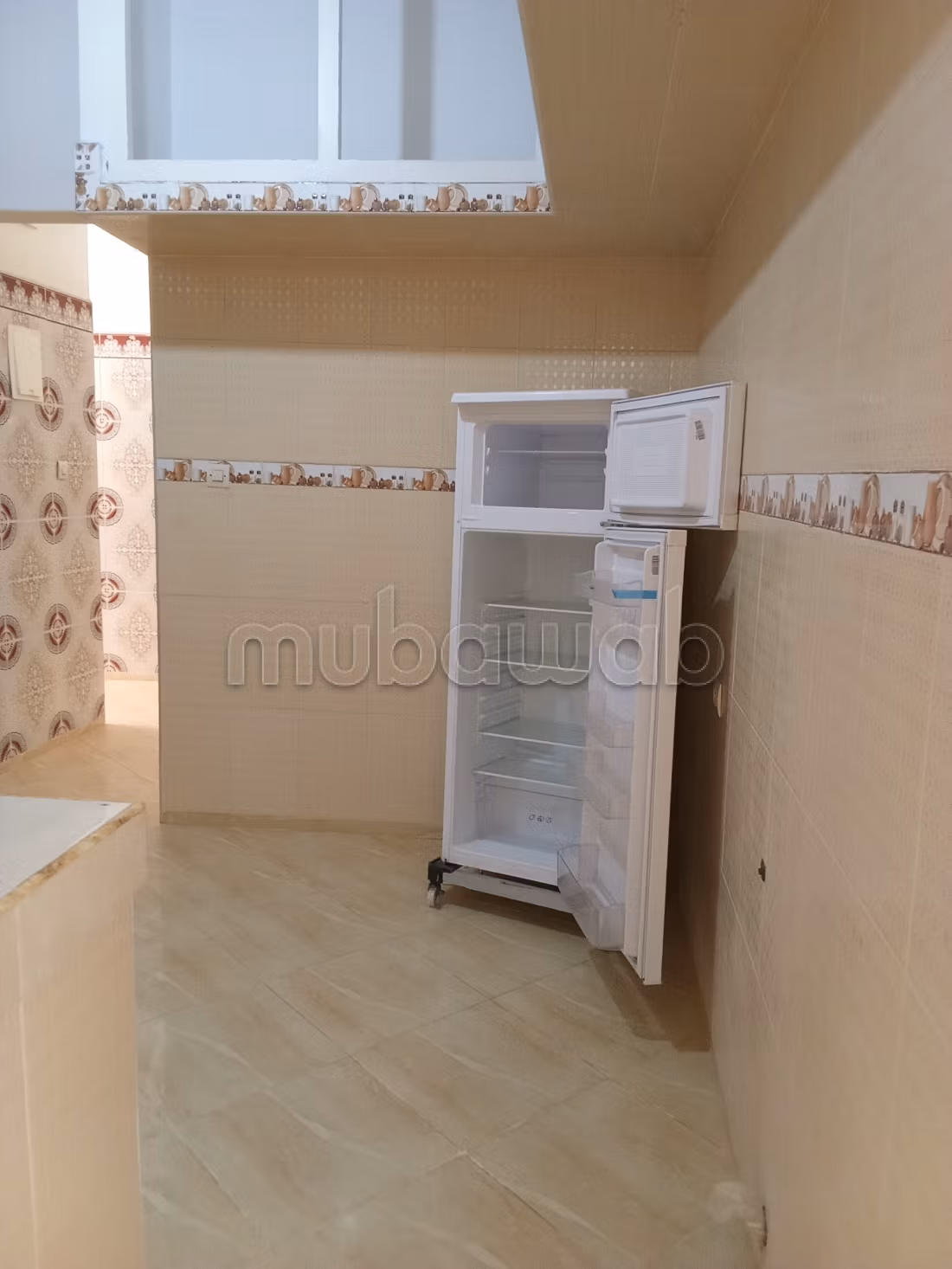 Affitto di un appartamento ad Azib Derai. 3 camere. Porta blindata e residenza sicura