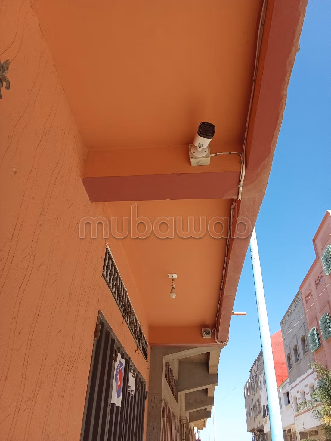 Affitto di un appartamento ad Azib Derai. 3 camere. Porta blindata e residenza sicura