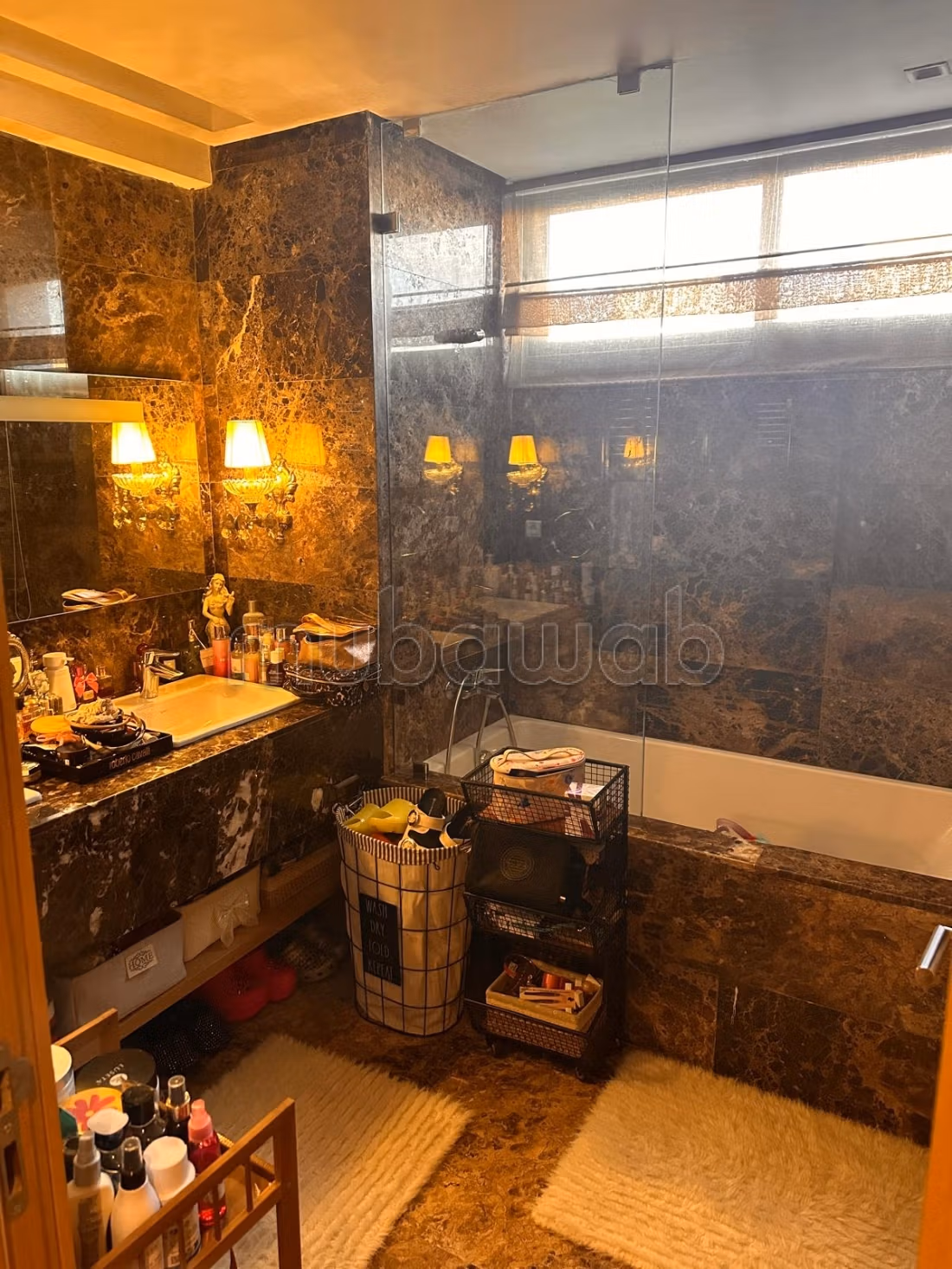 Te koop - Eigentijdse villa met zwembad in een beveiligd wooncomplex