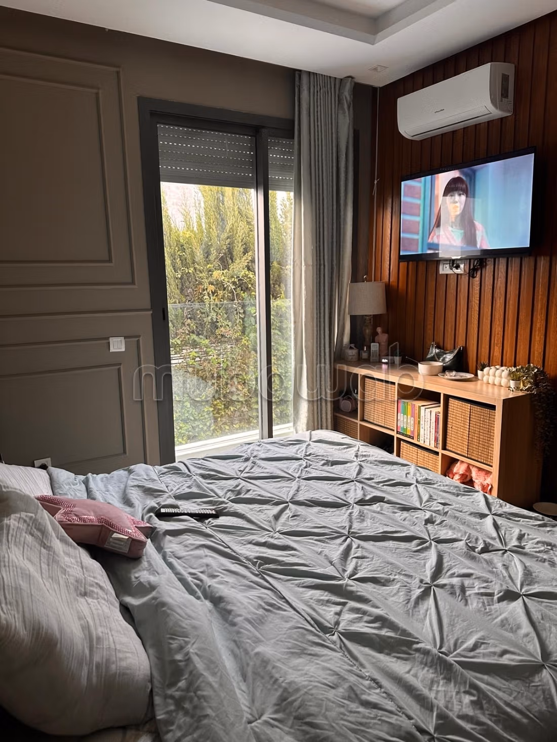 Te koop - Eigentijdse villa met zwembad in een beveiligd wooncomplex