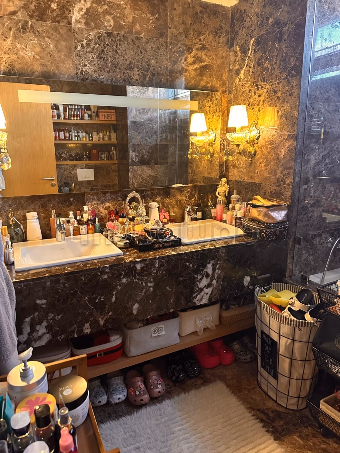 Te koop - Eigentijdse villa met zwembad in een beveiligd wooncomplex