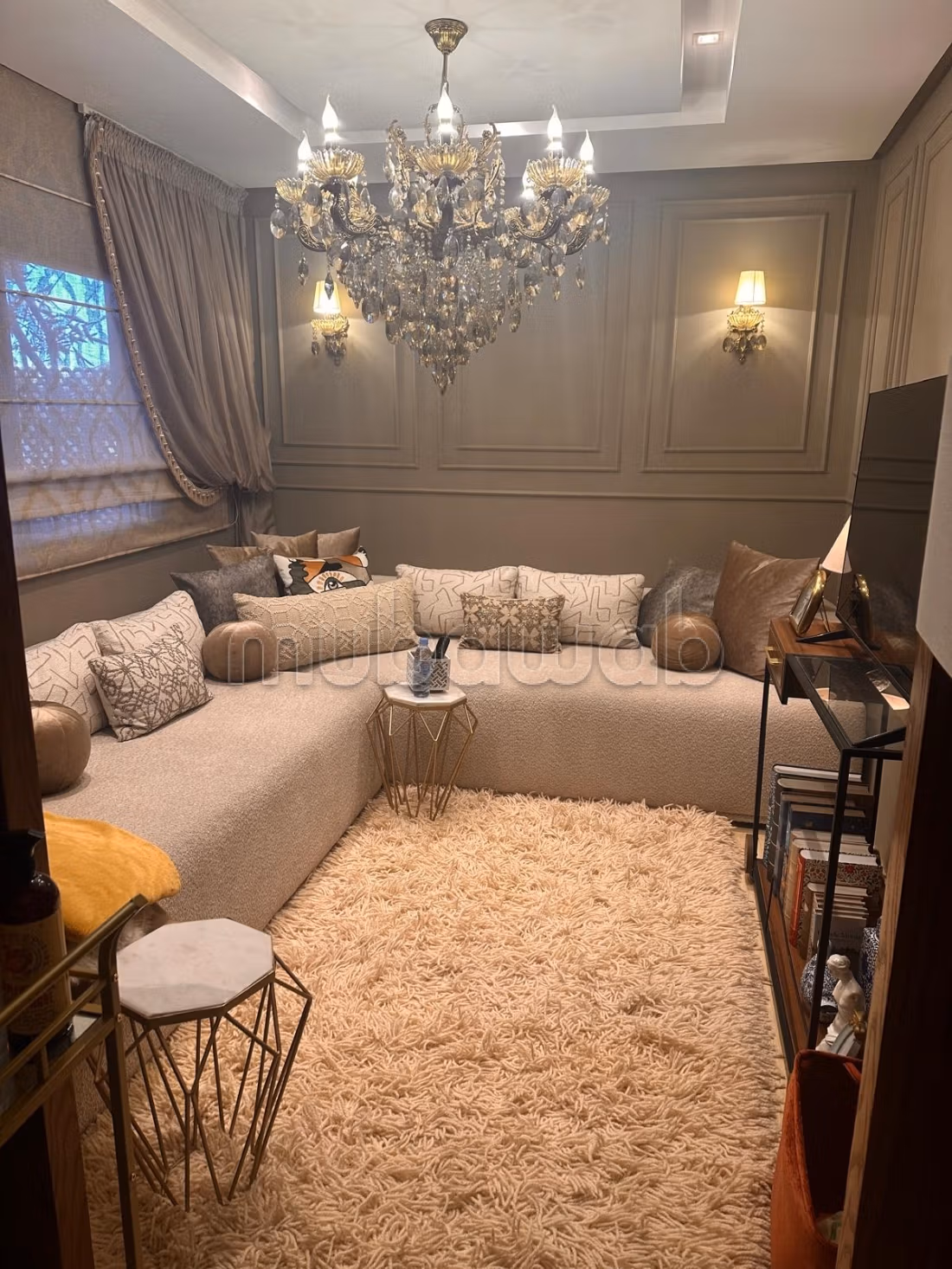 Te koop - Eigentijdse villa met zwembad in een beveiligd wooncomplex