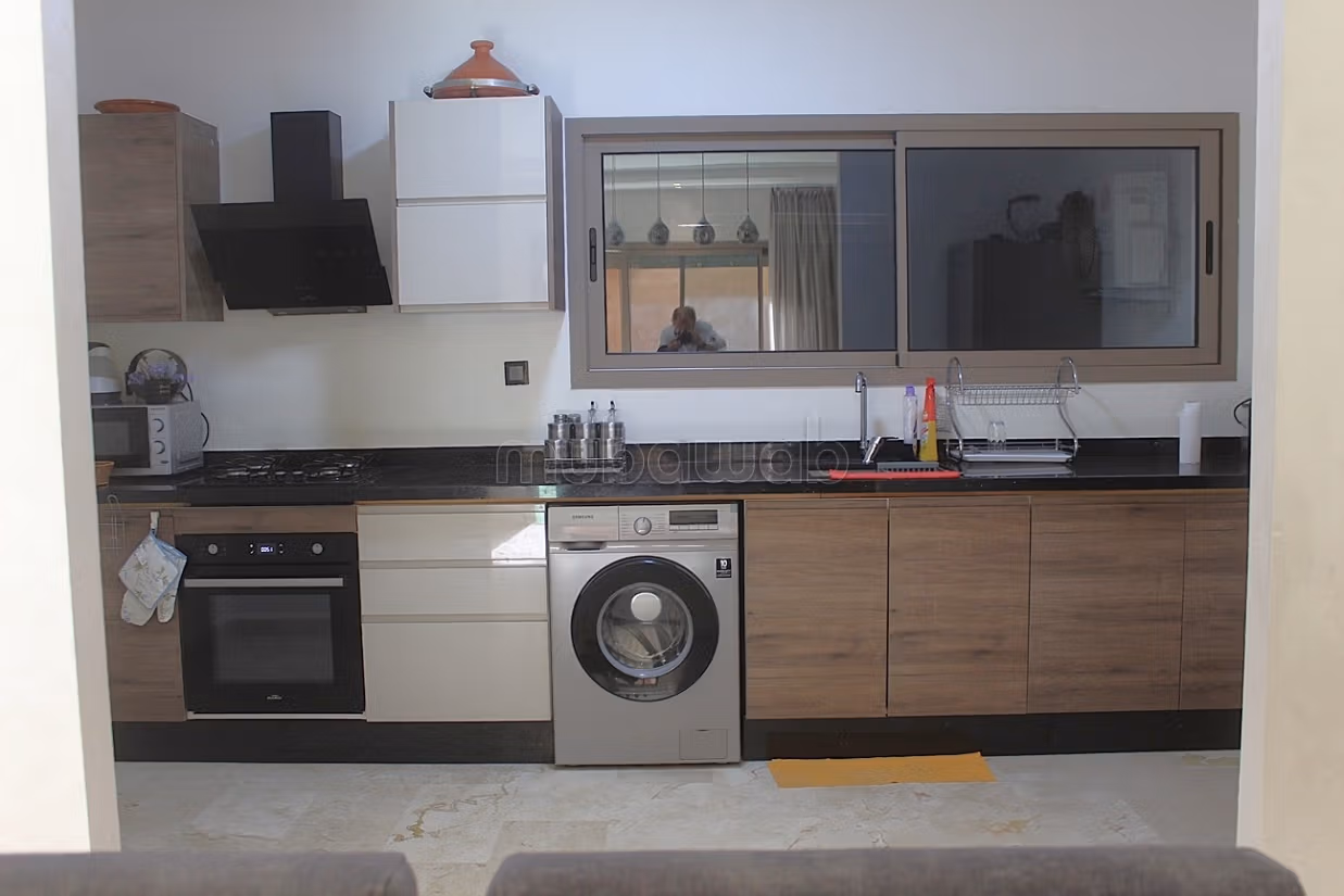 Groot driekamerduplex met zwembad
