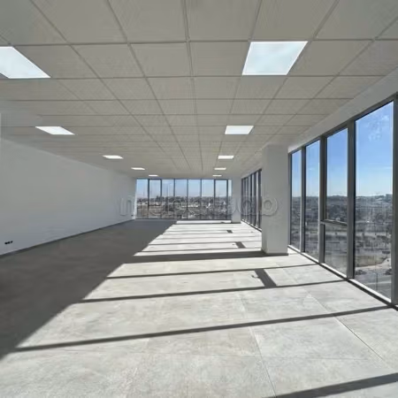 Ufficio in Affitto di 149.0 m² a Casablanca, Sidi Maarouf