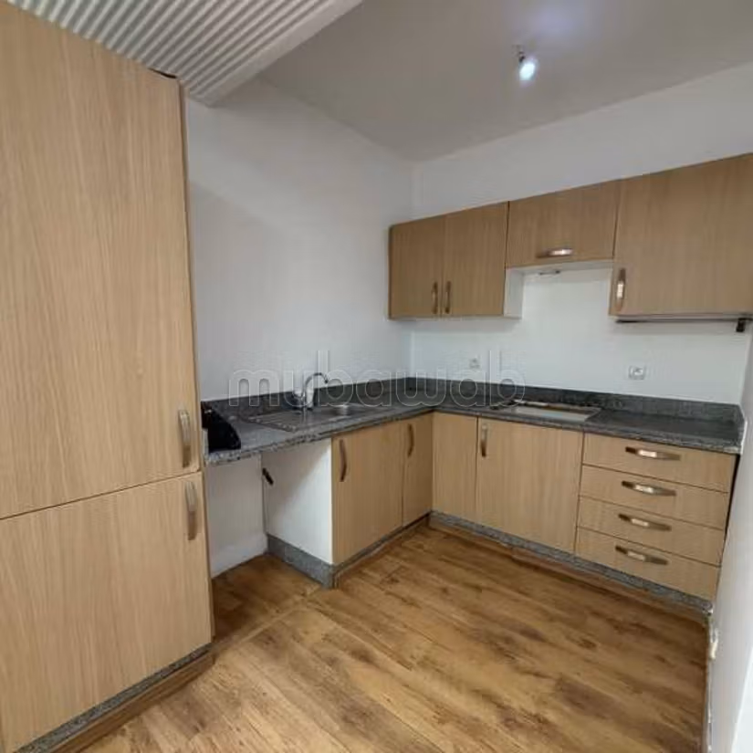 Ufficio in Affitto di 51.0 m² a Casablanca, Ospedali
