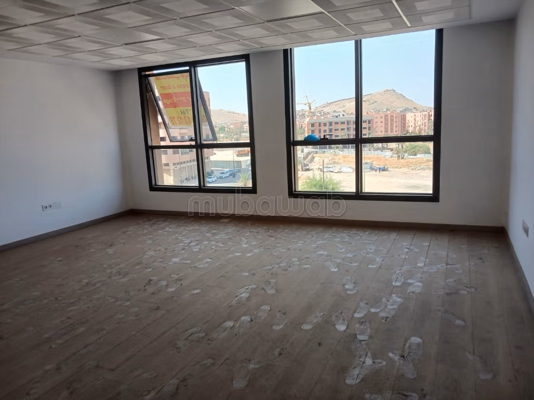 Ufficio presso il Centro Affari Citrine A / I Cristalli