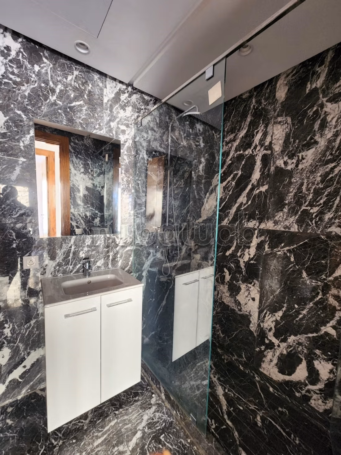 Luxe gemeubileerde studio van 50m2 in Palmierwijk