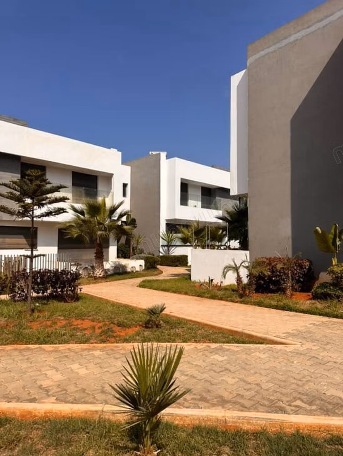 Triplex neuf à louer