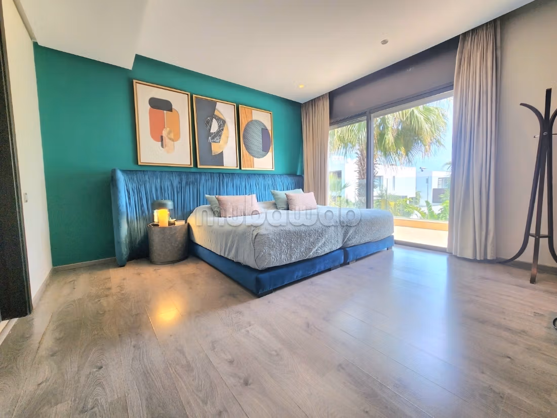 Somptueuse villa à vendre à Ain Diab.
Surface de 400 m².
Piscine et air conditionné