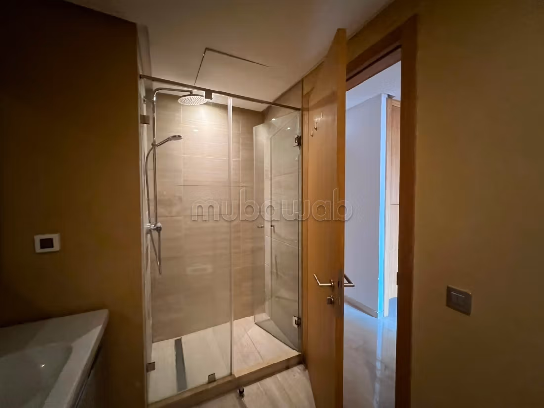 Appartamento eccezionale in affitto a Eagle Hills