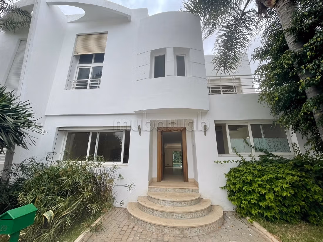 Villa for rent in California 35000dh