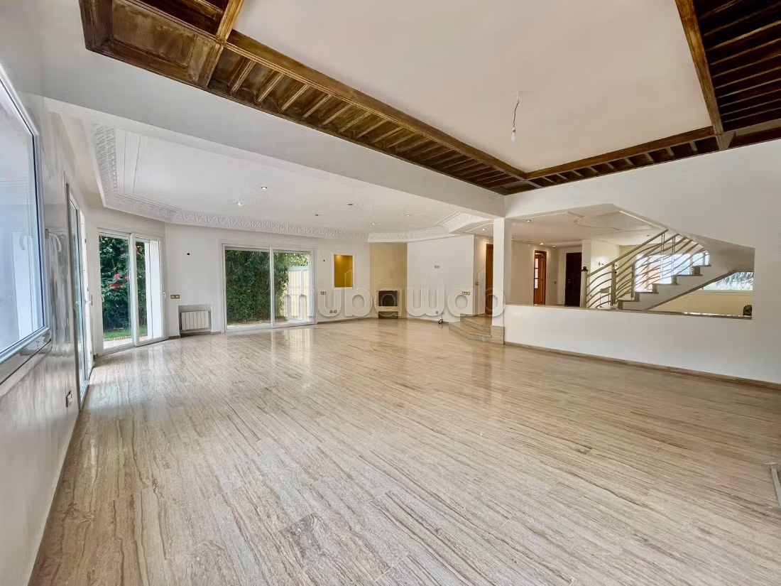 Villa for rent in California 35000dh