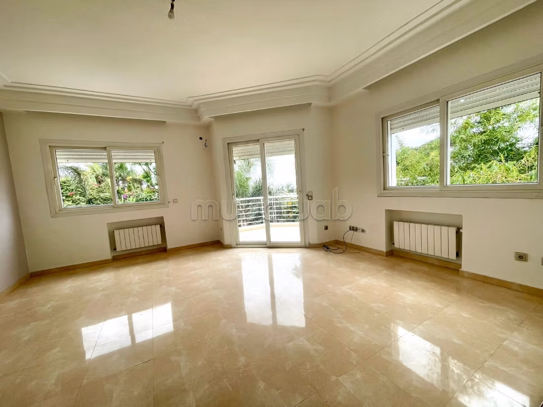 Villa for rent in California 35000dh