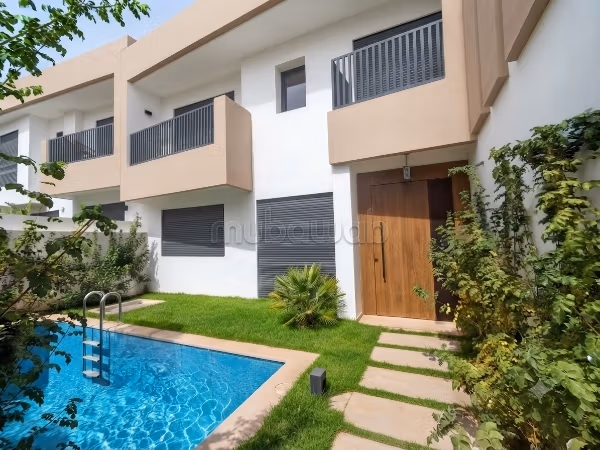 Nieuwe duplex met privézwembad