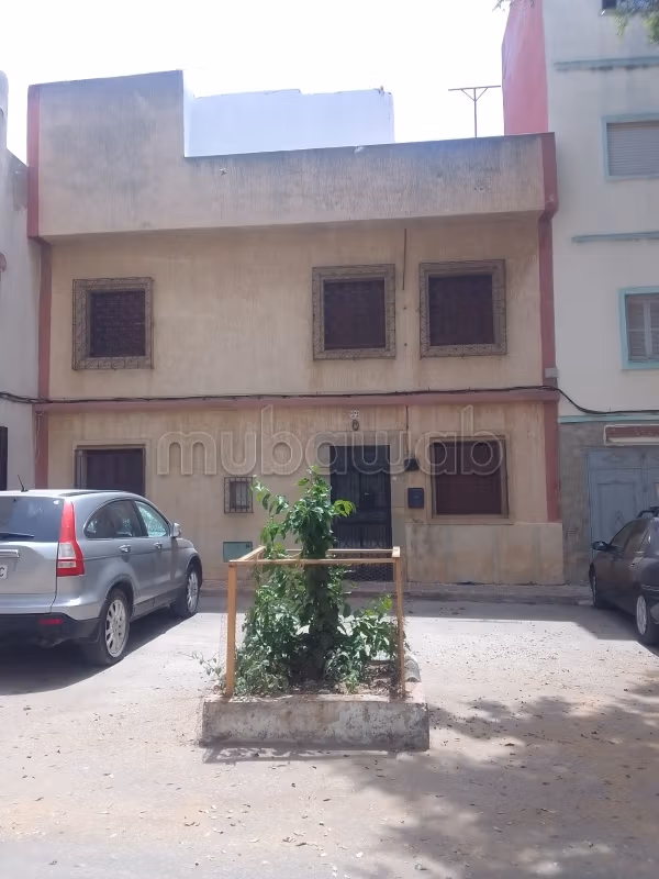 A vendre maison traditionnelle au grand potentiel très bien située à Saniat Errmel 
Tétouan