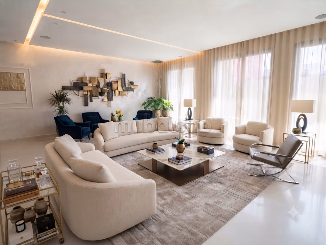 Moderne villa met zwembad te koop