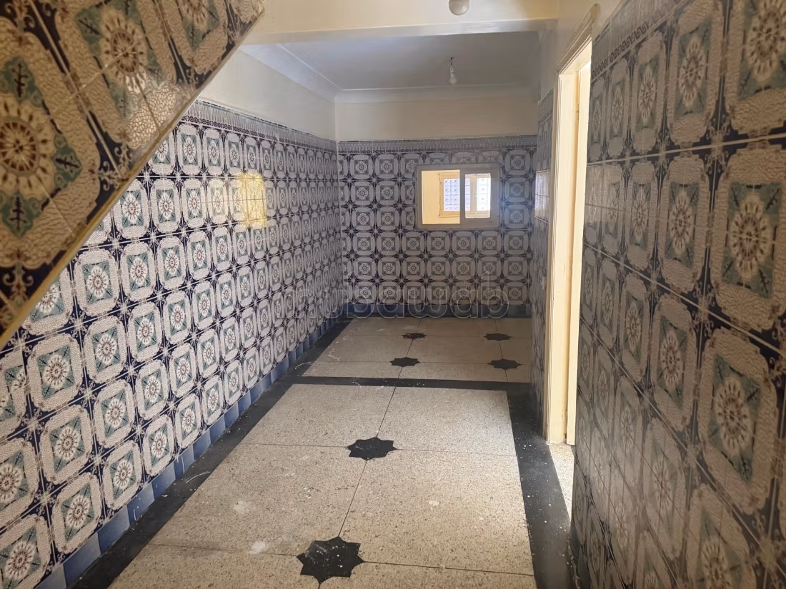 Maison de haute qualité à vendre à La cienda. Grande surface de 350 m². Salon traditionnel, résidence sécurisée