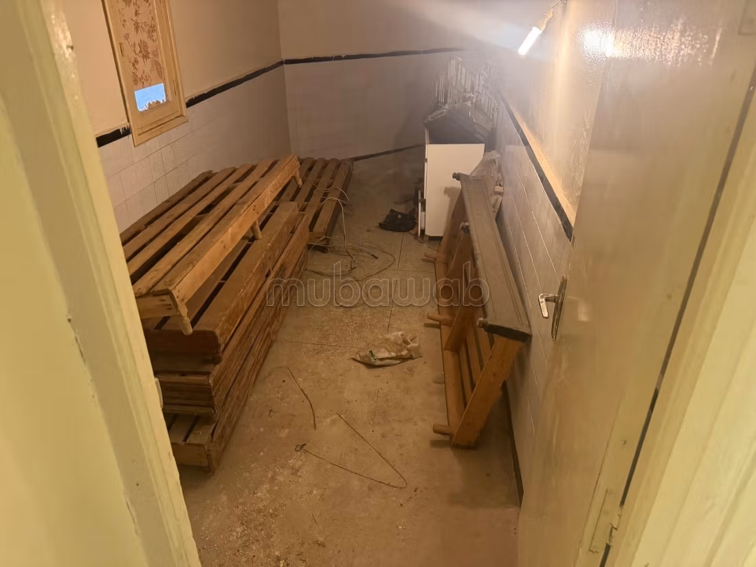 Maison de haute qualité à vendre à La cienda. Grande surface de 350 m². Salon traditionnel, résidence sécurisée