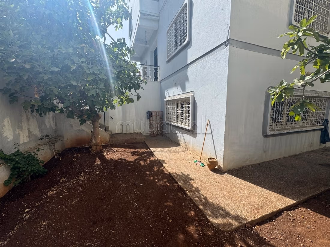 Maison de haute qualité à vendre à La cienda. Grande surface de 350 m². Salon traditionnel, résidence sécurisée