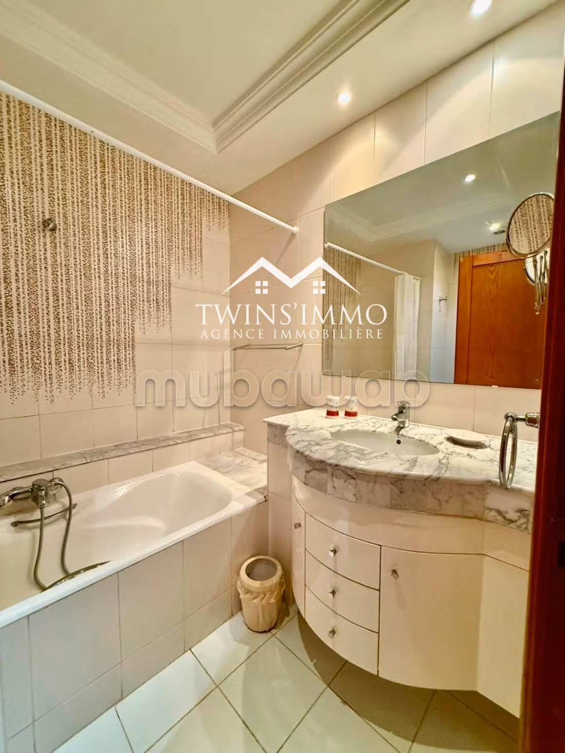 Duplex S3 vuoto o arredato a Sidi Daoud