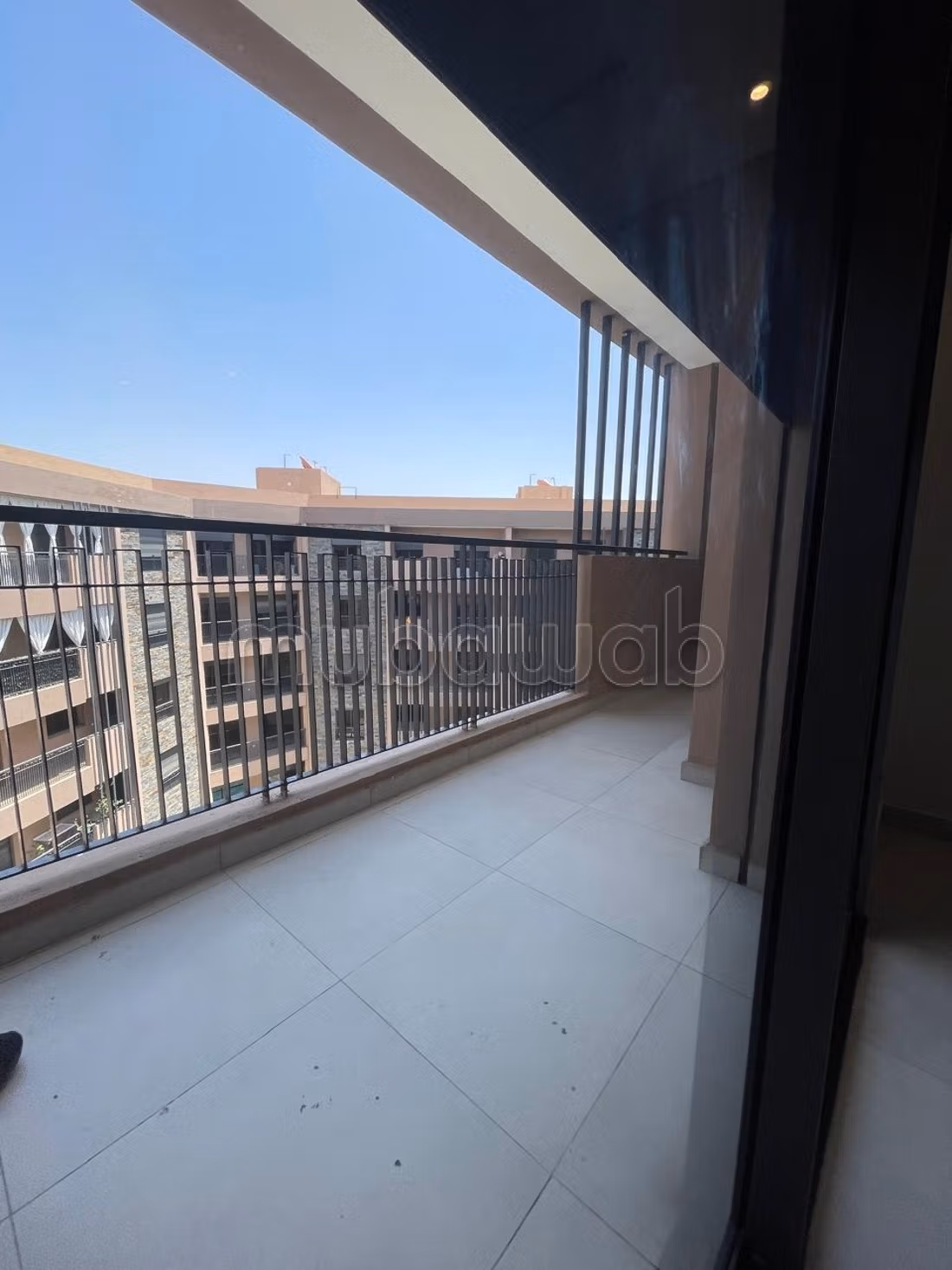 For rent – Superb apartment with large terrace and pool view