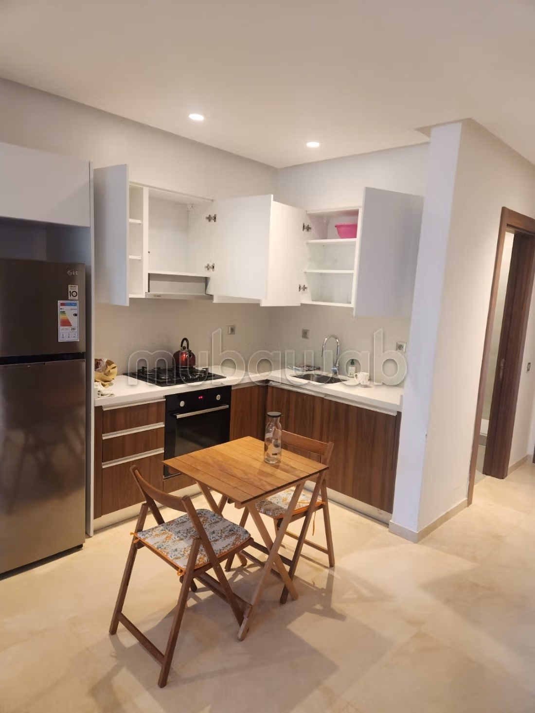 Te huur - Geweldig gemeubileerd appartement op de begane grond in Souissi