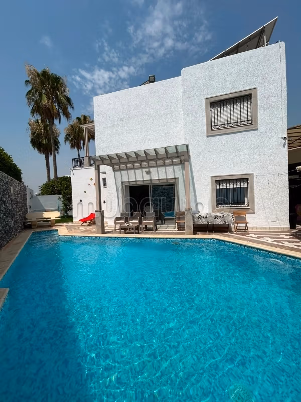 Villa meublée à louer avec piscine à la Marsa