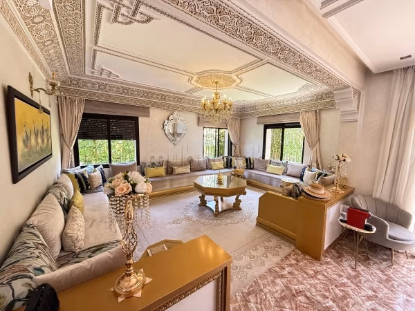 Vente d’une superbe villa sur hay riad 
RABAT