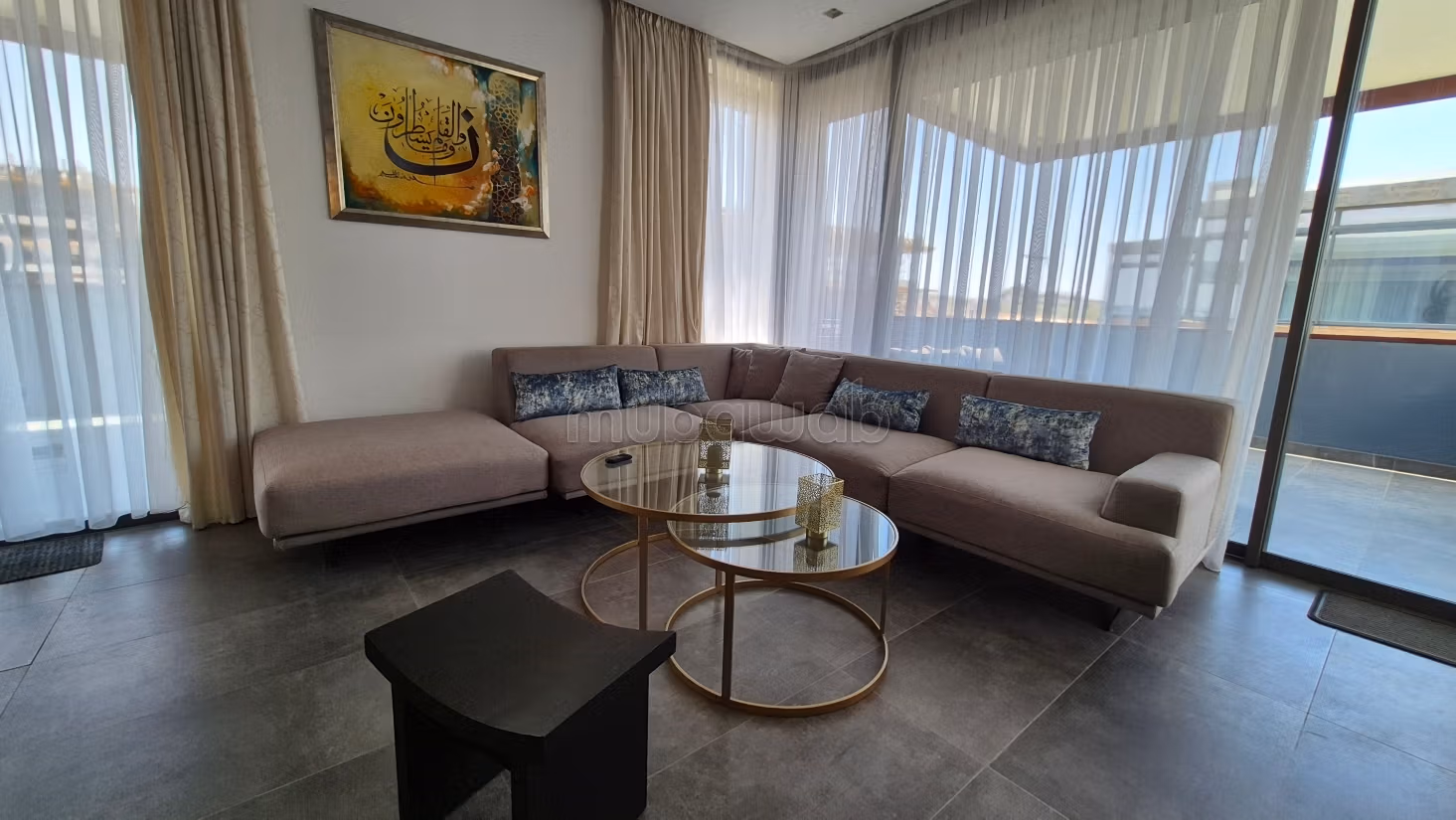 Appartamento arredato con vista mare
