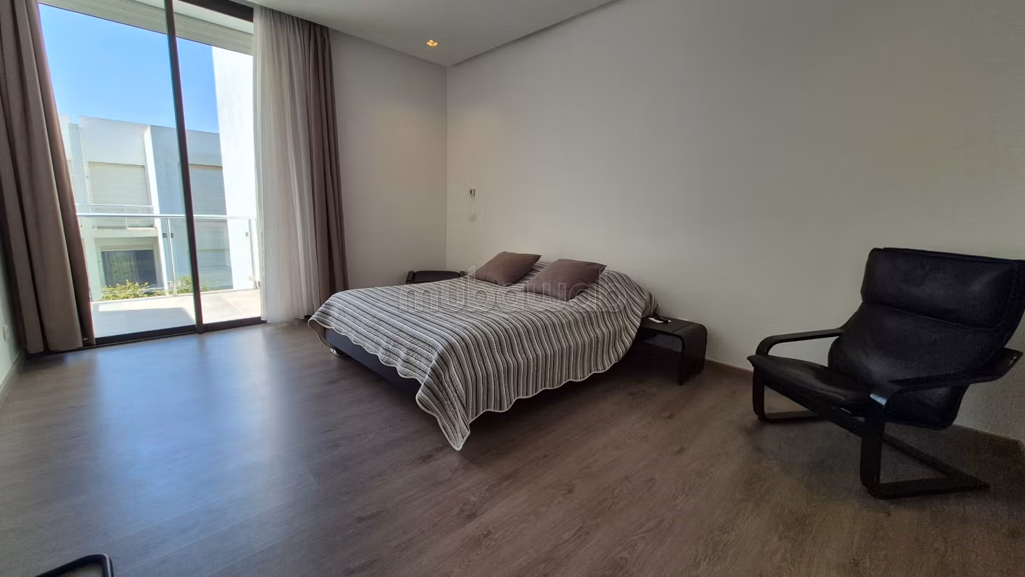 Appartamento arredato con vista mare