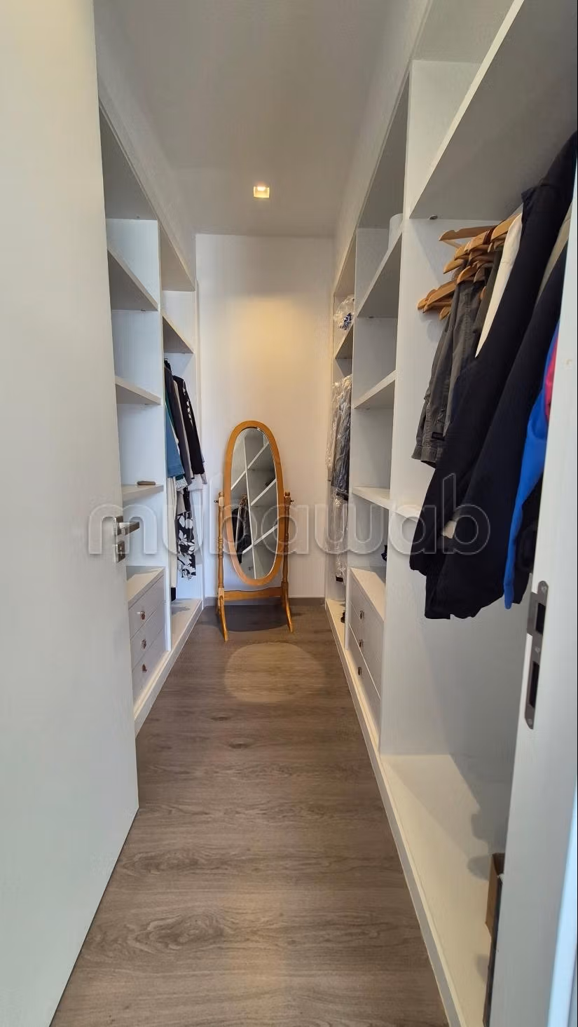 Appartamento arredato con vista mare
