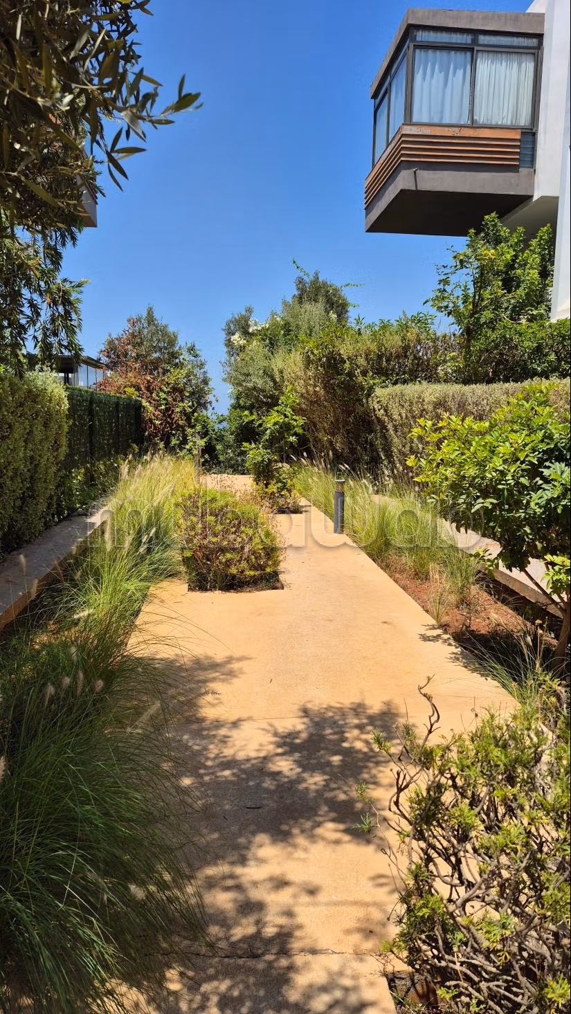 Appartamento arredato con vista mare