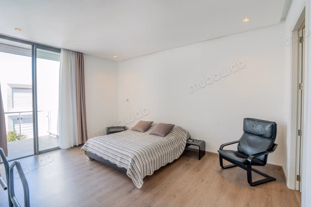 Gemeubileerd appartement met zeezicht