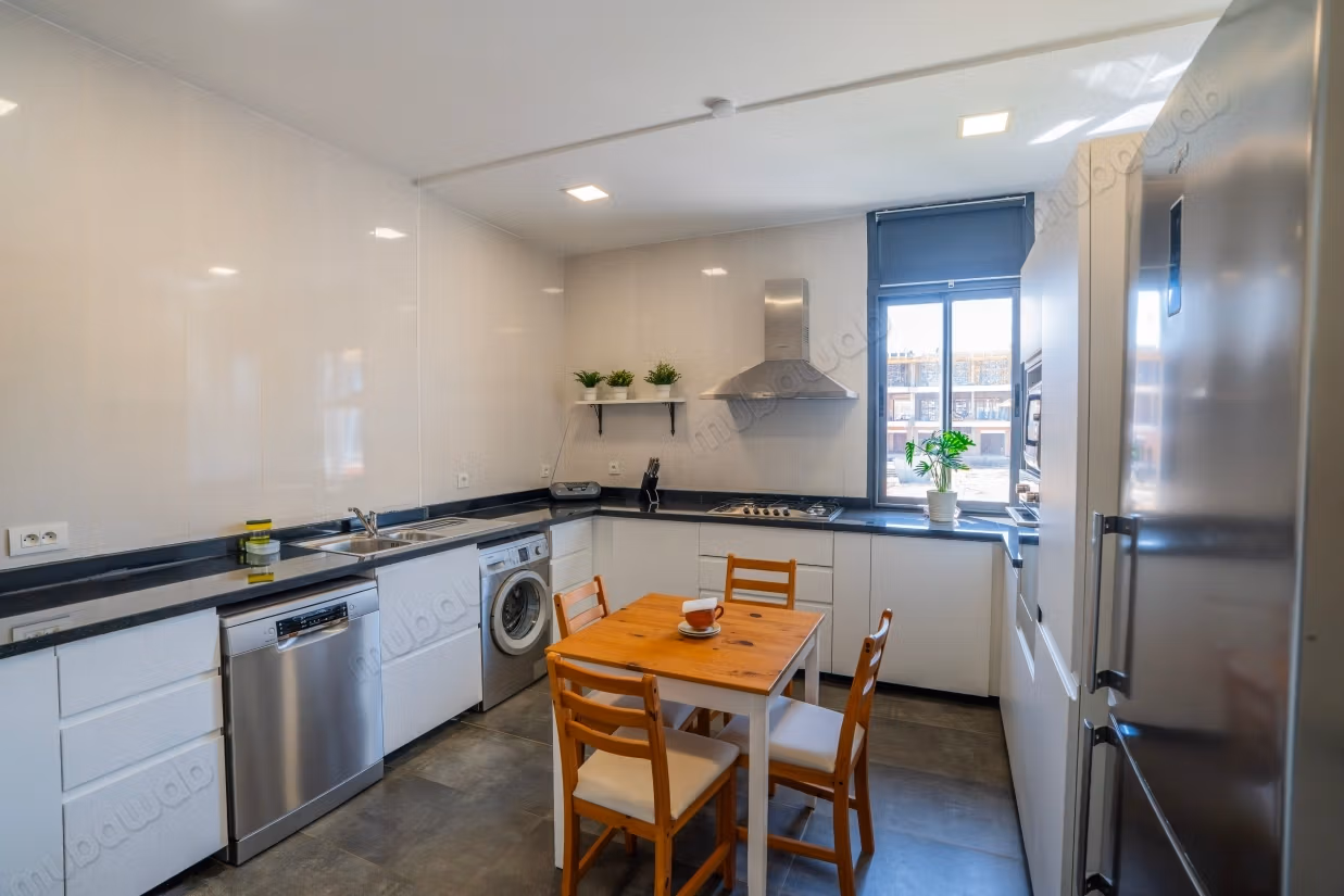 Gemeubileerd appartement met zeezicht