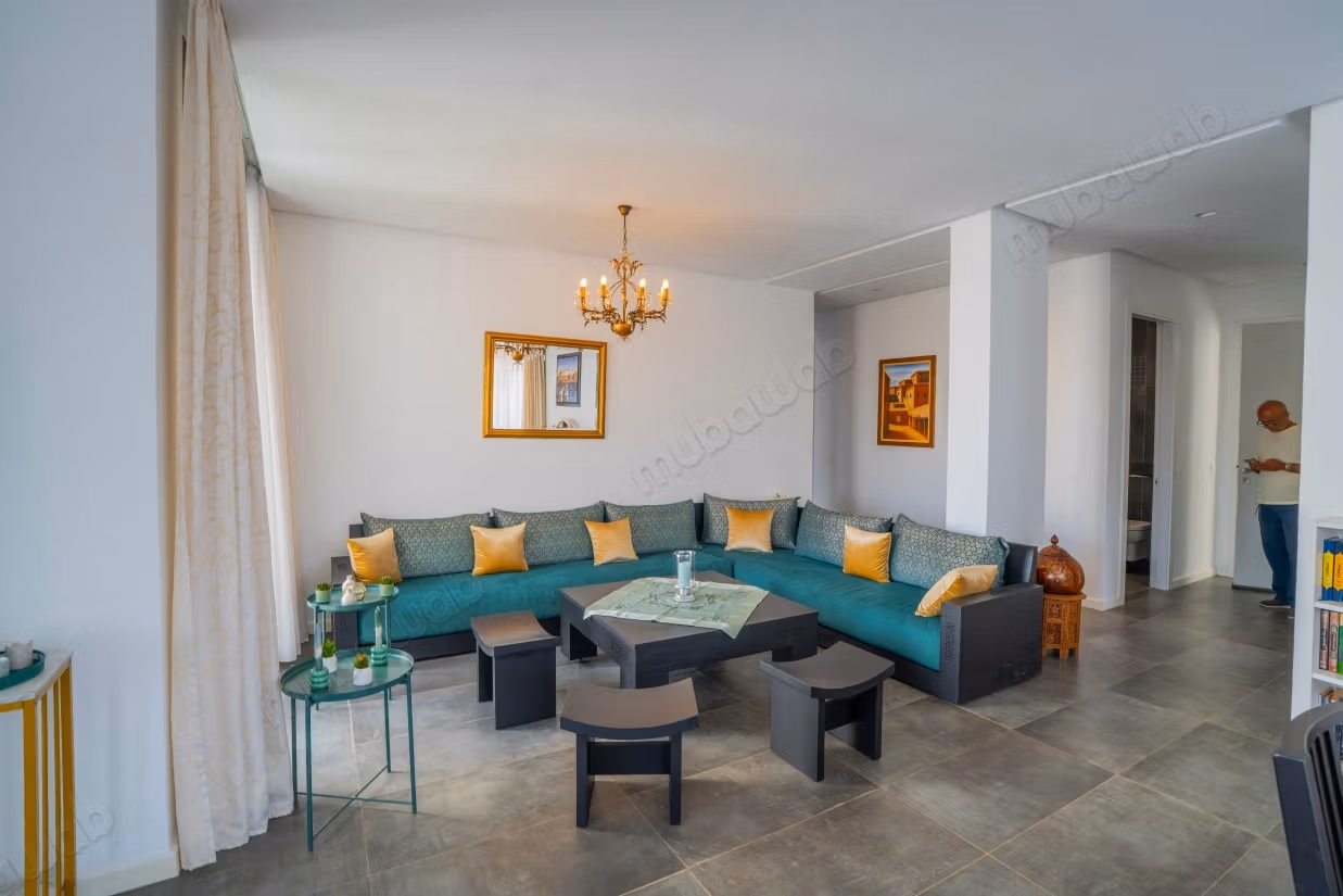Gemeubileerd appartement met zeezicht